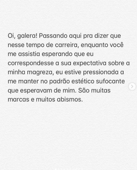 Cleo Pires desabafa sobre pressão para ter a aparência ''perfeita''