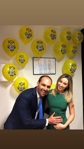 Eduardo Bolsonaro ganha festa com o tema 'Minions'