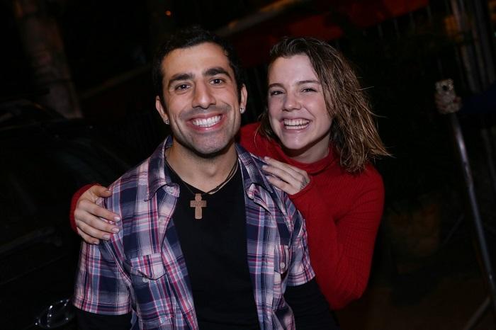 Kaysar Dadour e Alice Wegmann em festa no Rio