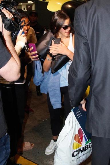 Bruna Marquezine no aeroporto