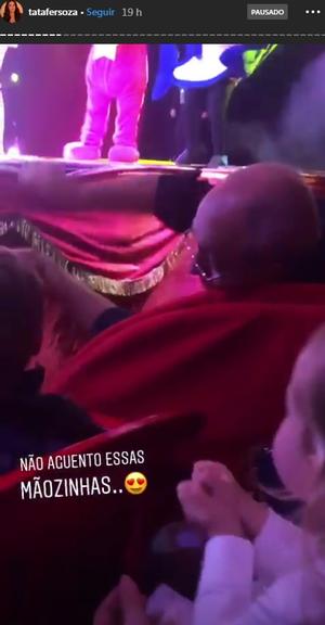 Thais Fersoza se derrete ao ver Melinda e Teodoro se divertindo juntos