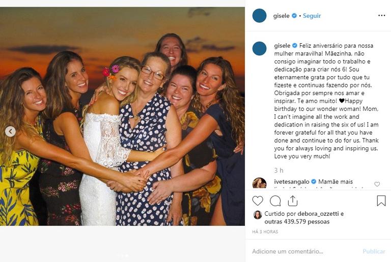 Gisele Bündchen posa com a mãe e semelhança impressiona