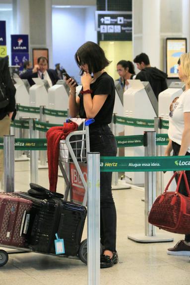 Bruna Marquezine no aeroporto