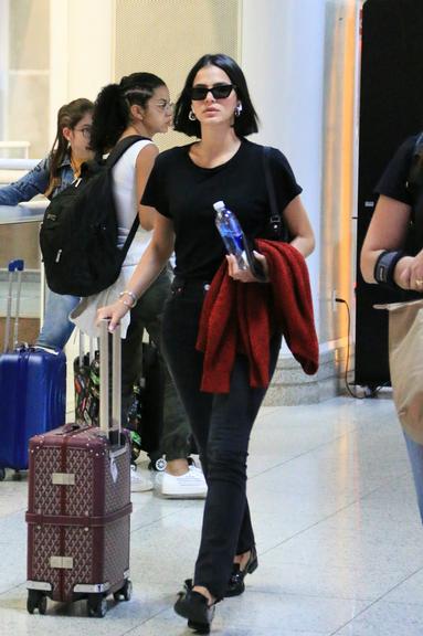 Bruna Marquezine no aeroporto