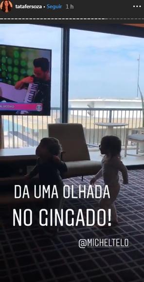 Tatá Fersoza mostra reação dos filhos ao ver o pai na TV