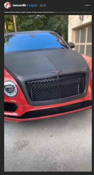 Rainha da ostentação, Cardi B exibe coleção milionária de carros: ''Meus bebês''