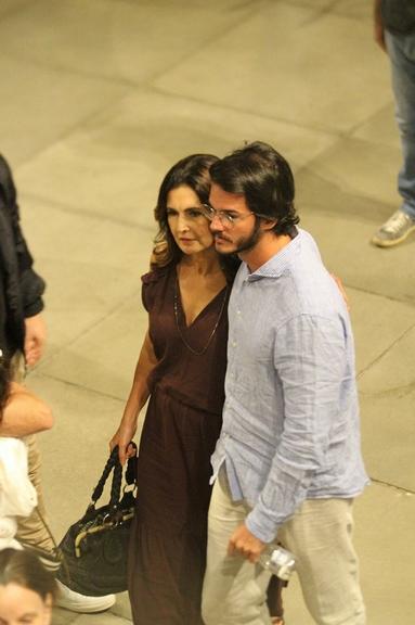 Fátima Bernardes e Túlio Gadelha passeio no shopping