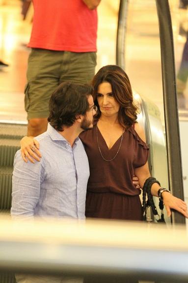 Fátima Bernardes e Túlio Gadelha passeio no shopping