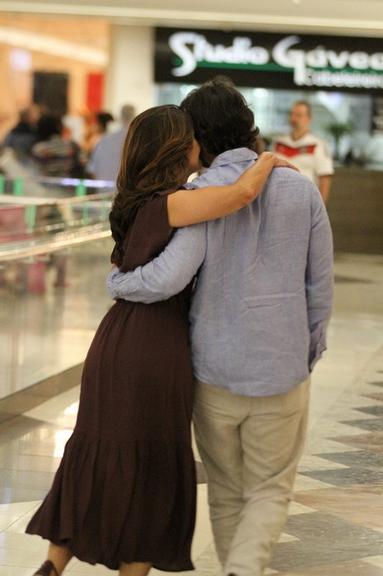 Fátima Bernardes e Túlio Gadelha passeio no shopping