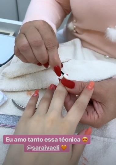 Larissa Manoela no salão