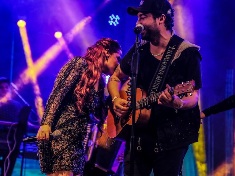 Show de Maiara e Maraisa conta com presença de famosos