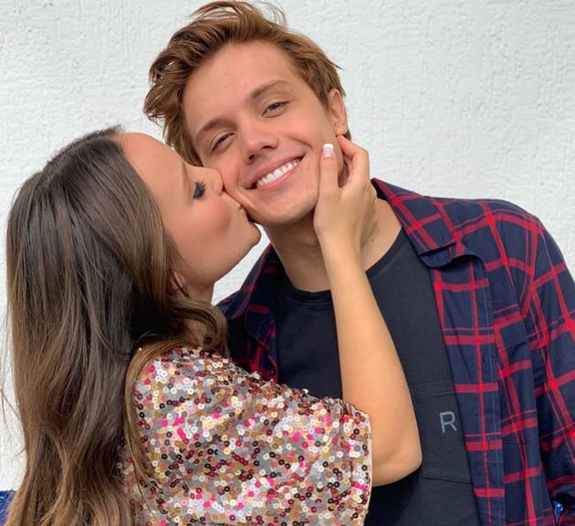 Larissa Manoela se declara para o namorado em aniversário