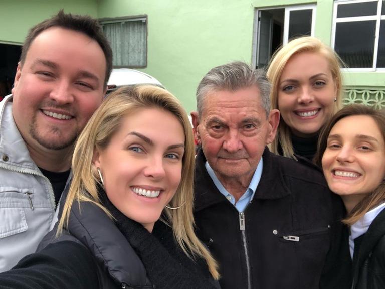 Ana Hickmann e família