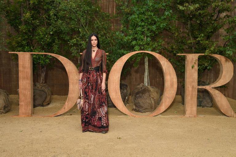 Bruna Marquezine no Paris Fashion Week