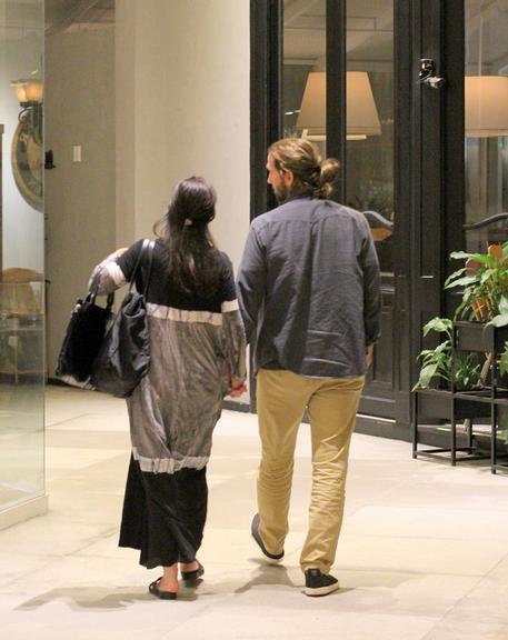 Adriana Esteves e Vladimir Brichta durante passeio no Fashion Mall