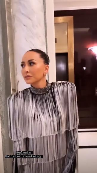 Sabrina Sato aposta em look minúsculo e com franjas em Paris