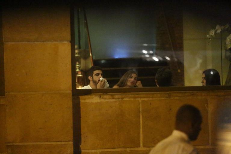 Grazi Massafera e Caio Castro em jantar no Rio de Janeiro