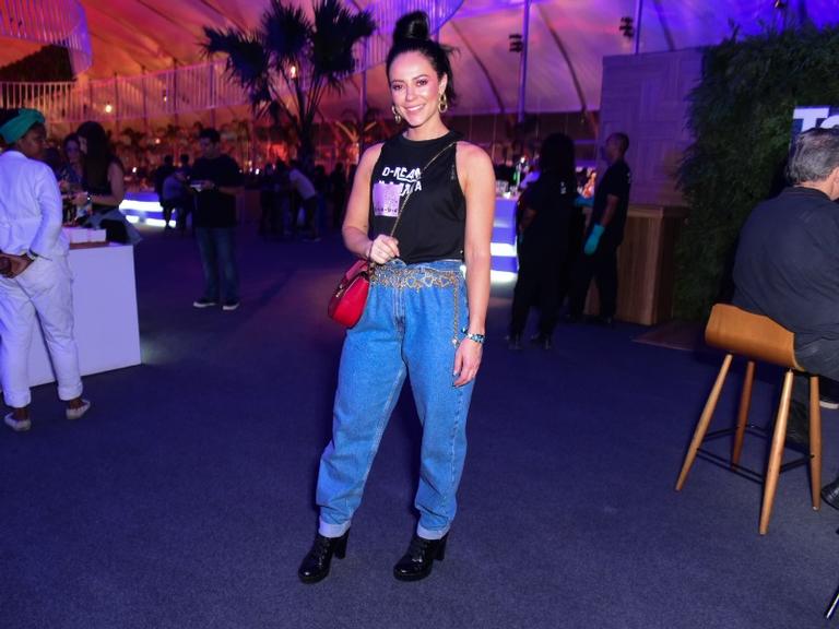 Paolla Oliveira com look despojado no último dia do Rock in Rio