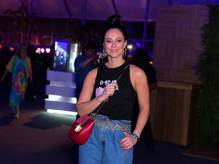 Paolla Oliveira com look despojado no último dia do Rock in Rio