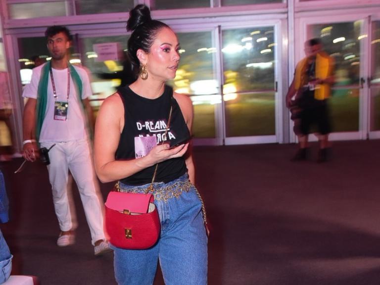 Paolla Oliveira com look despojado no último dia do Rock in Rio