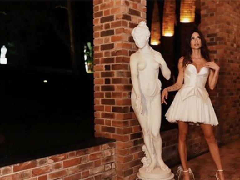 Thaila Ayala mostra fotos do casamento com Renato Goés