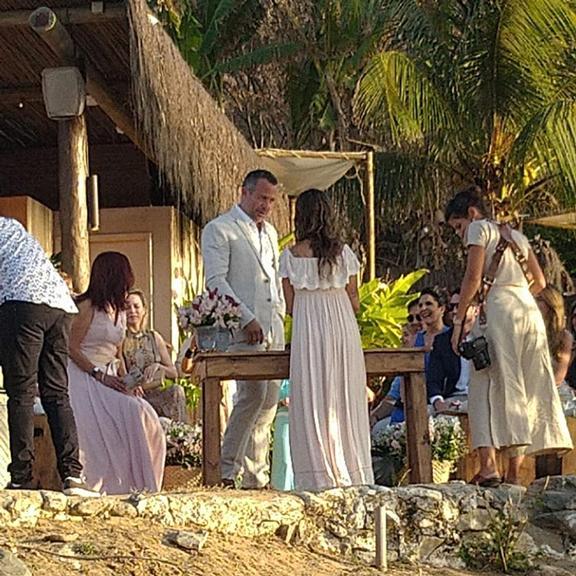 Confira detalhes do casamento de Malvino Salvador e Kyra