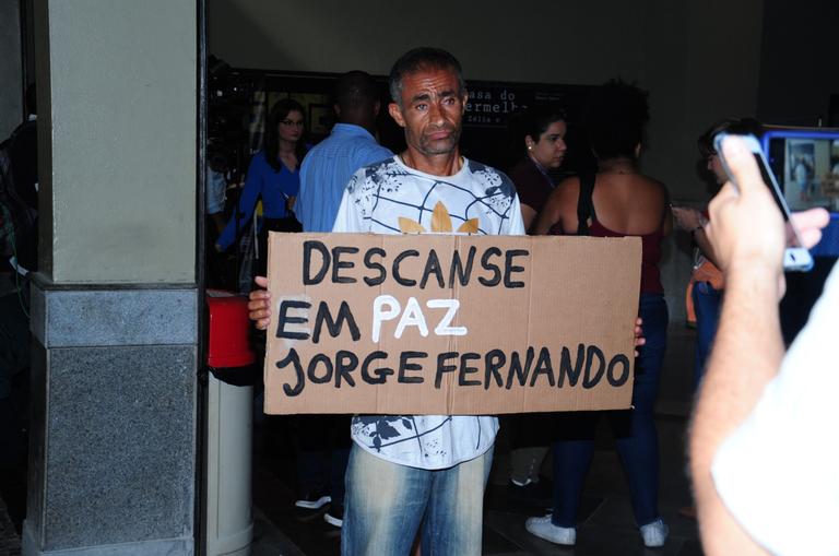 Famosos se despedem de Jorge Fernando