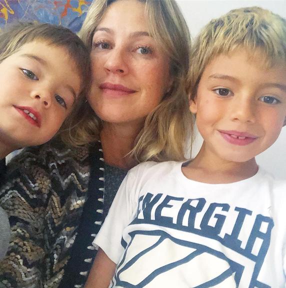 Luana Piovani com os filhos