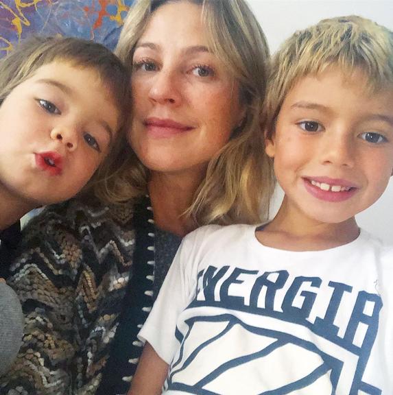 Luana Piovani com os filhos