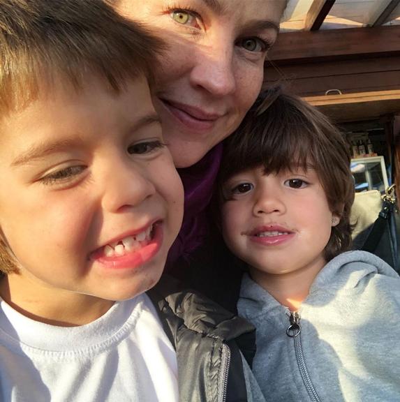 Luana Piovani com os filhos