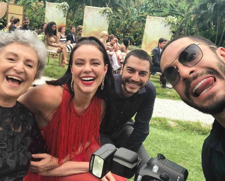 Paolla Oliveira mostra fotos das gravações do casamento de Kim