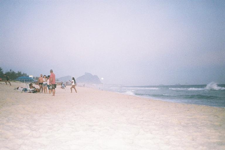 Bruna Marquezine na praia