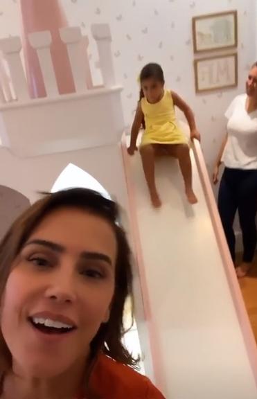 Deborah Secco mostra nova cama luxuosa de Maria Flor