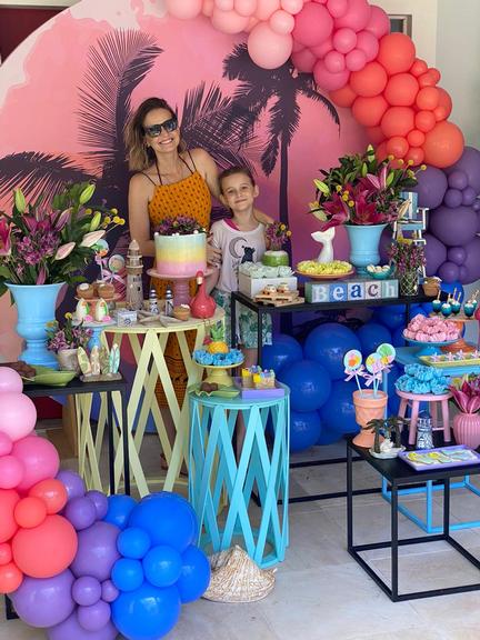 Filha de Fernanda Rodrigues e Raoni Carneiro comemora 10 anos com festa