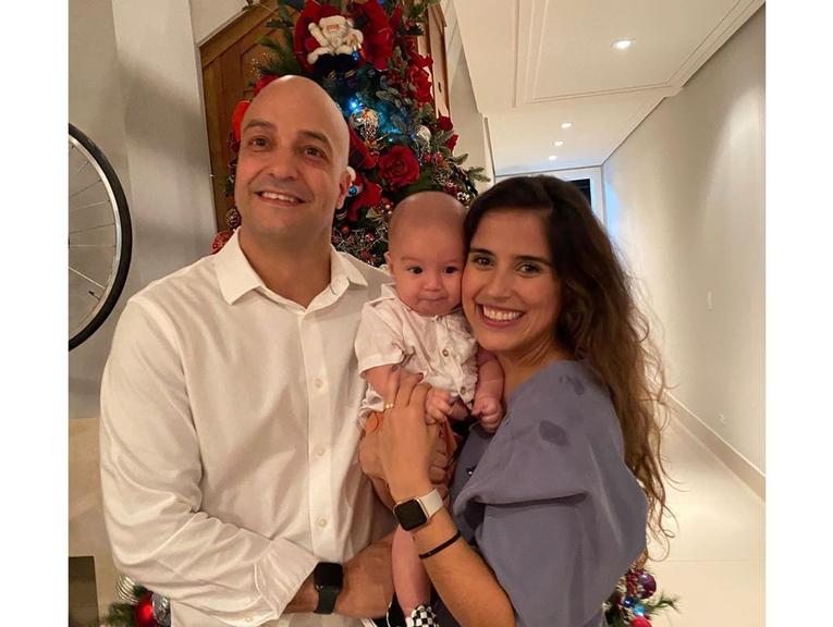 Camilla Camargo mostra primeiro Natal de Joaquim