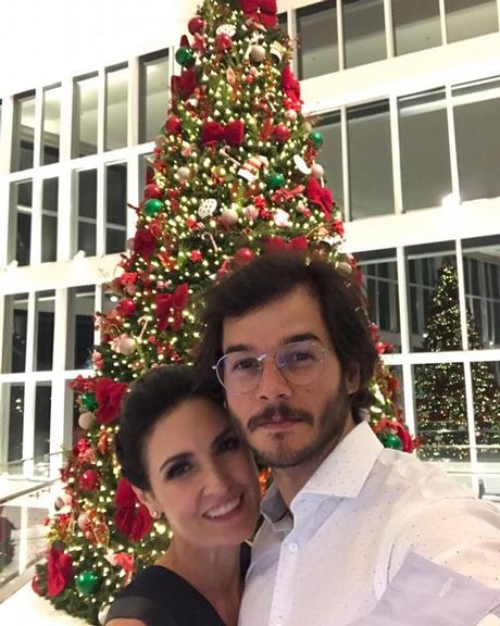 Fátima Bernardes comemora mais um Natal com Túlio Gadelha