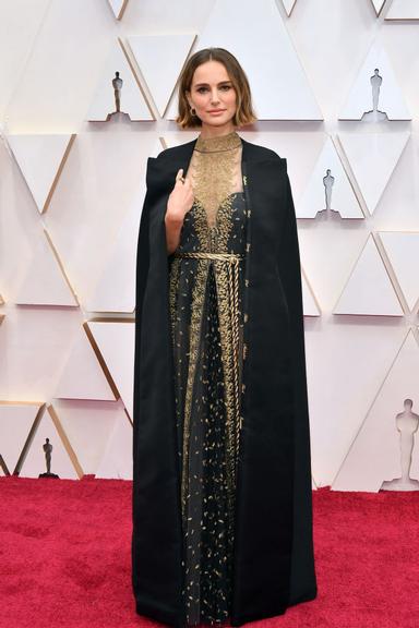 Confira os looks dos famosos no tapete vermelho do Oscar