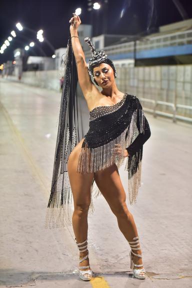 Relembre os looks do carnaval usados por Sabrina Sato