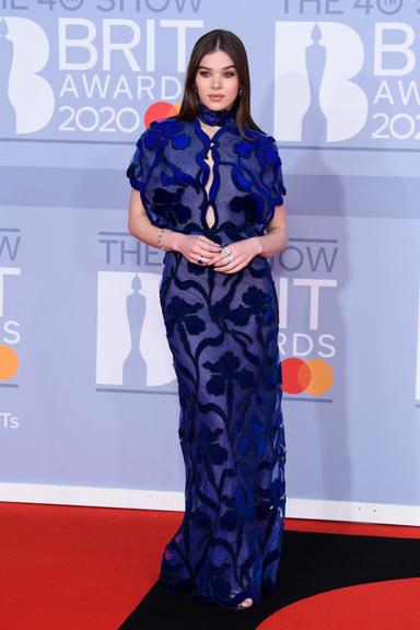 Confira os looks das celebridades no tapete vermelho do BRIT Awards