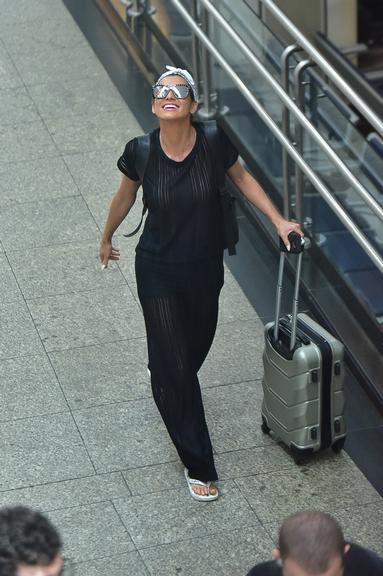 Lívia Andrade no aeroporto de Congonhas em São Paulo