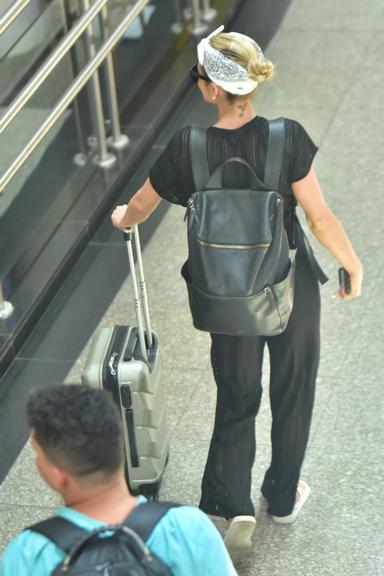 Lívia Andrade no aeroporto de Congonhas em São Paulo