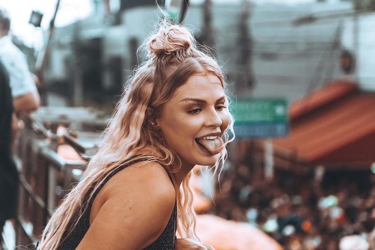 Luísa Sonza abre álbum de fotos do Carnaval e agradece