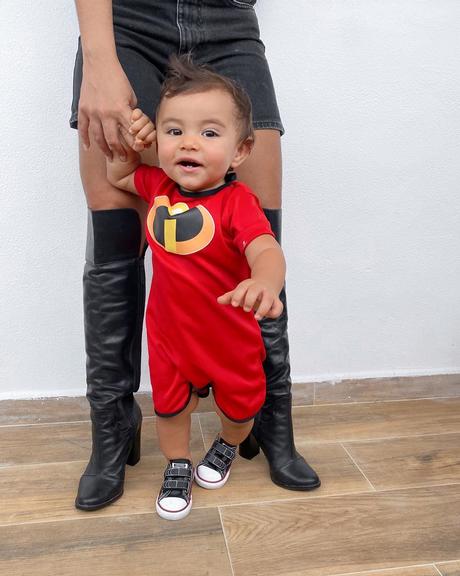 Filho de Jade Seba e Bruno Guedes completa dez meses e encanta web