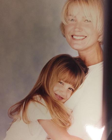 Sasha emociona com linda homenagem no aniversário da mãe