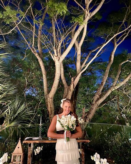 César Filho e Elaine Mickely celebram 20 anos de casamento