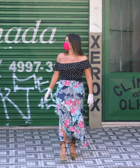 Geisy Arruda fazendo compras na quarentena