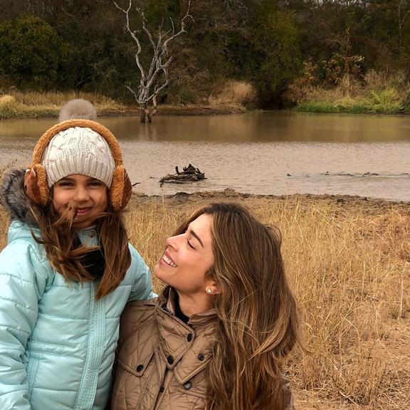 Grazi Massafera celebra aniversário da filha