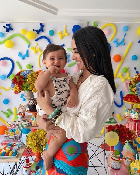 Jade Seba mostra detalhes da festa de 1 ano de Zion