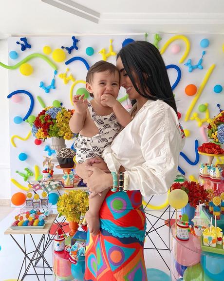 Jade Seba mostra detalhes da festa de 1 ano de Zion