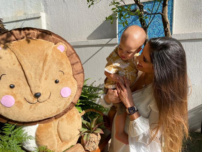 Camilla Camargo celebra aniversário de 1 ano do filho